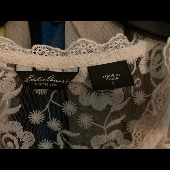 Floral Lace button up top! - Picture 3 of 4